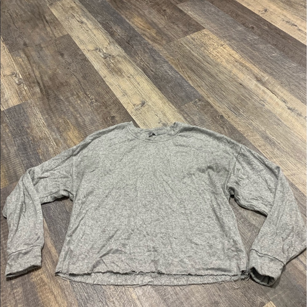 Long sleeve cropped top
